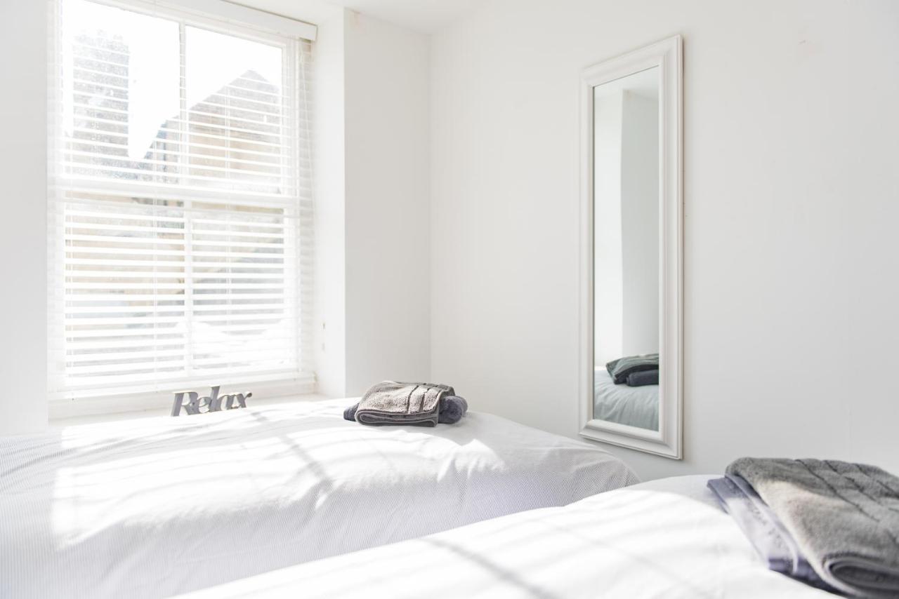 Pebble Bay Apartment เดล ภายนอก รูปภาพ
