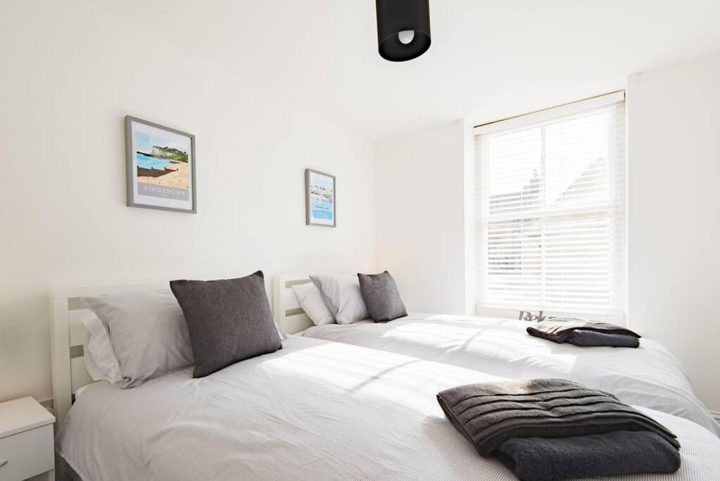 Pebble Bay Apartment เดล ภายนอก รูปภาพ