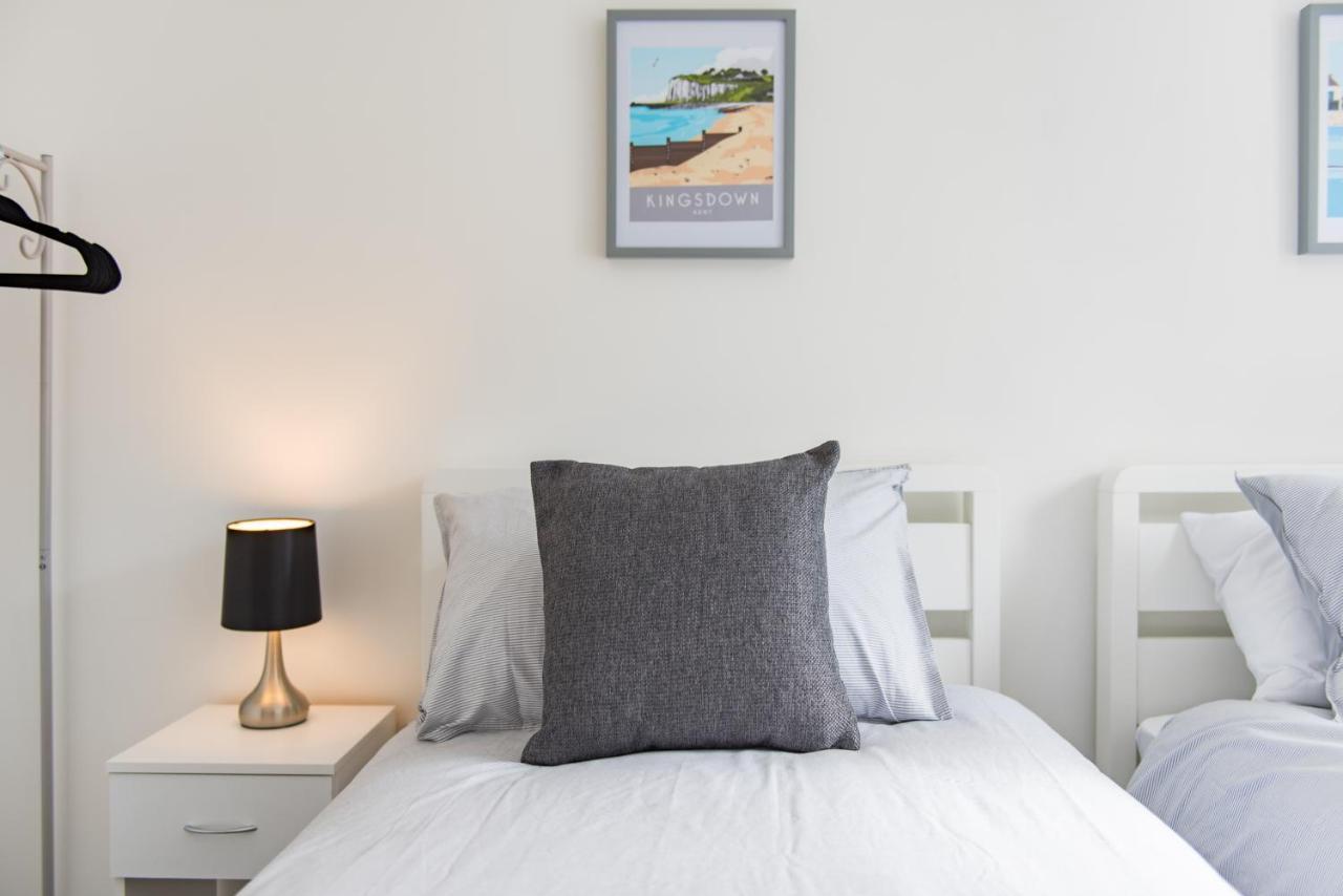 Pebble Bay Apartment เดล ภายนอก รูปภาพ