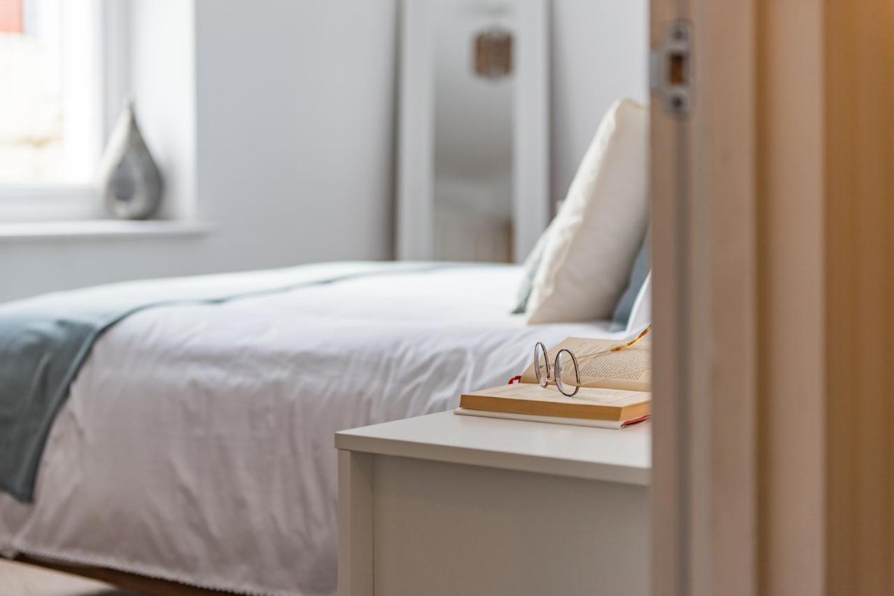 Pebble Bay Apartment เดล ภายนอก รูปภาพ